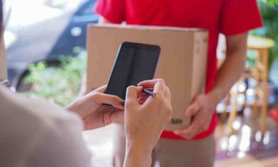 Cosa fare se il tuo pacco è fermo alla dogana?